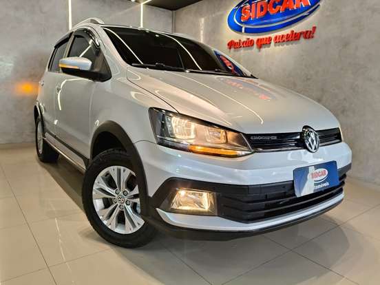 VOLKSWAGEN-CROSSFOX-2016