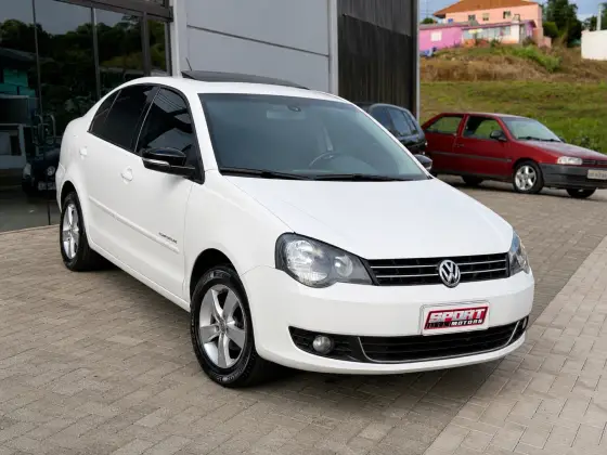 VOLKSWAGEN POLO SEDAN 1.6 MI COMFORTLINE 8V FLEX 4P MANUAL VOLKSWAGEN POLO SEDAN 1.6 MI COMFORTLINE 8V FLEX 4P MANUAL