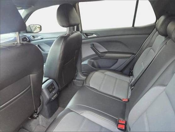 /en/city/cate-car-used-car/volkswagen-t-cross-2022-1-0-200-tsi-total-flex-comfortline-automatic-48200432147892224/-13