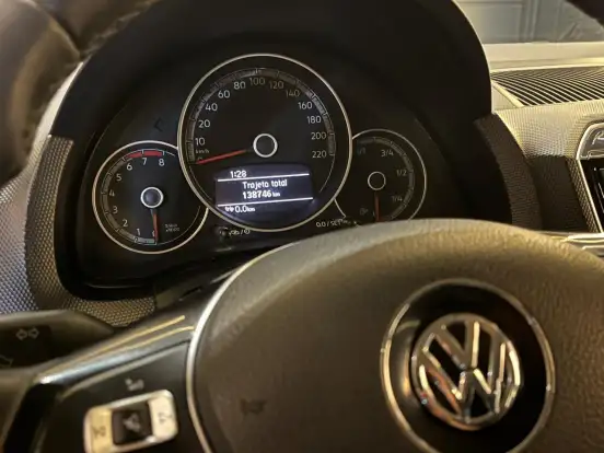 VOLKSWAGEN-UP-2017
