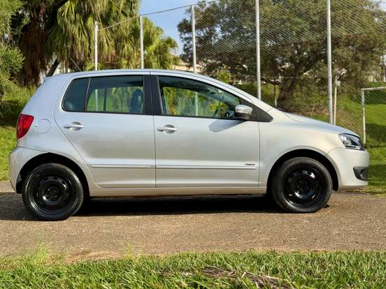 VOLKSWAGEN-FOX-1.6 MI 8V FLEX 4P AUTOMATIZADO VOLKSWAGEN-FOX-2013