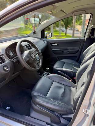 VOLKSWAGEN-FOX-1.6 MI 8V FLEX 4P AUTOMATIZADO VOLKSWAGEN-FOX-2013