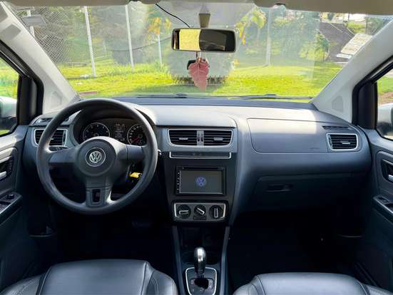 VOLKSWAGEN-FOX-1.6 MI 8V FLEX 4P AUTOMATIZADO VOLKSWAGEN-FOX-2013