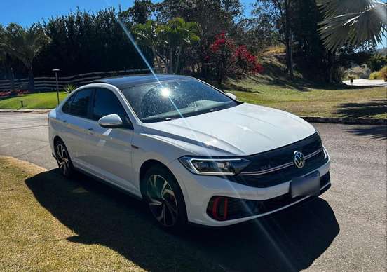 VOLKSWAGEN-JETTA-2024