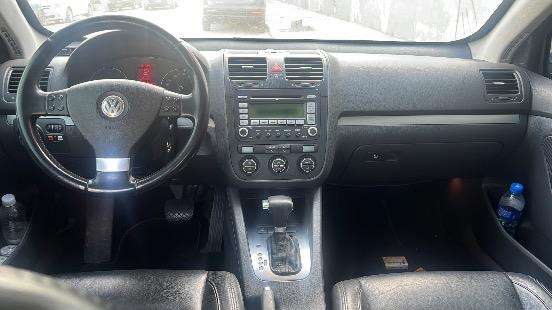 VOLKSWAGEN-JETTA-2.5 I 20V 170CV GASOLINA 4P TIPTRONIC VOLKSWAGEN-JETTA-2008
