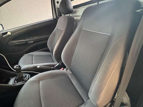 VOLKSWAGEN-SAVEIRO-1.6 MSI TRENDLINE CS 8V FLEX 2P MANUAL VOLKSWAGEN-SAVEIRO-2021