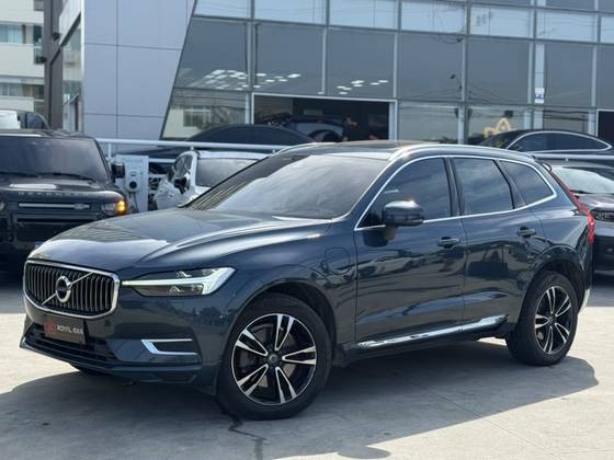 VOLVO XC60 2.0 T8 HYBRID MOMENTUM AWD GEARTRONIC