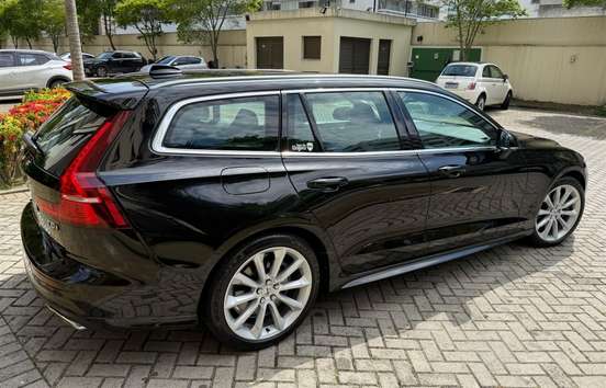 VOLVO-V60-2019
