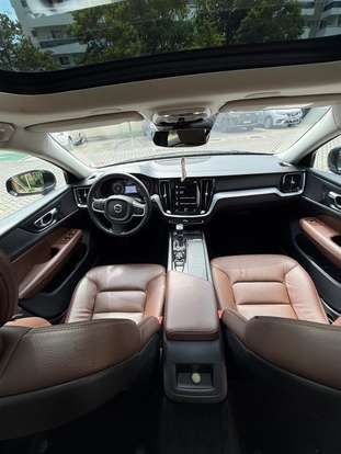 VOLVO-V60-2019