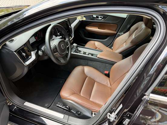VOLVO-V60-2.0 T5 GASOLINA MOMENTUM GEARTRONIC VOLVO-V60-2019