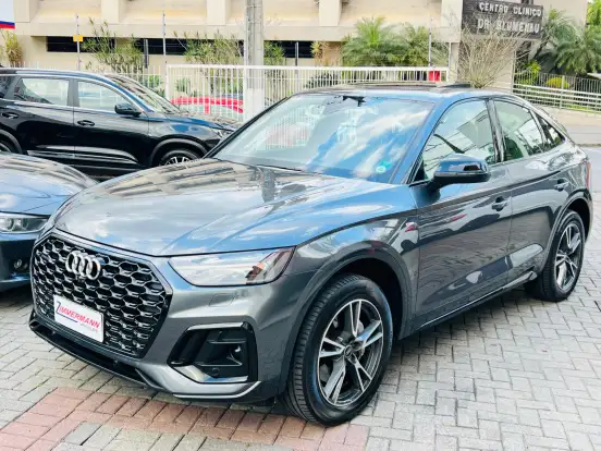 AUDI-Q5-2022