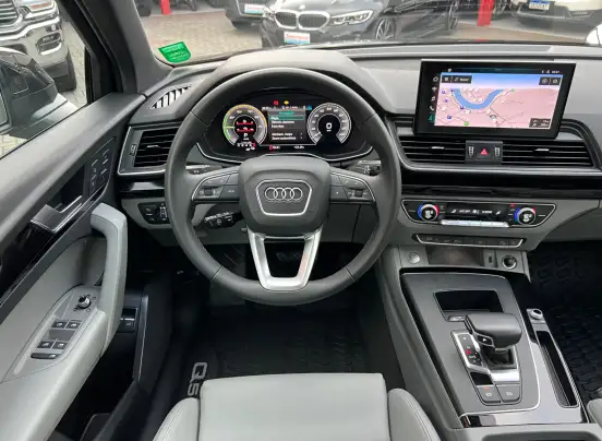 AUDI-Q5-2022