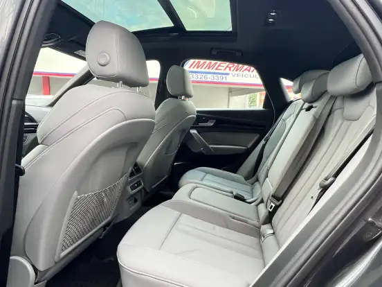 AUDI-Q5-2022