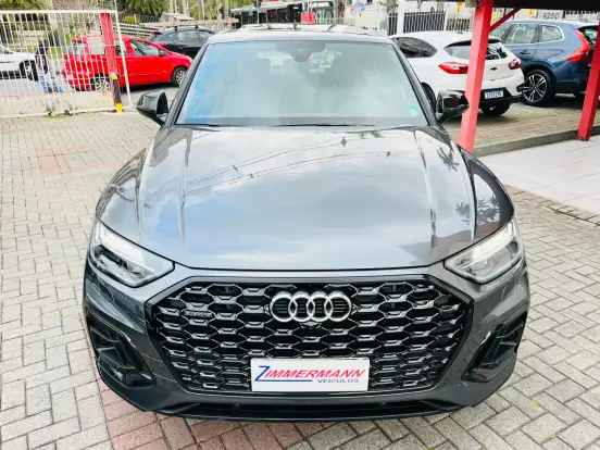 AUDI-Q5-2022