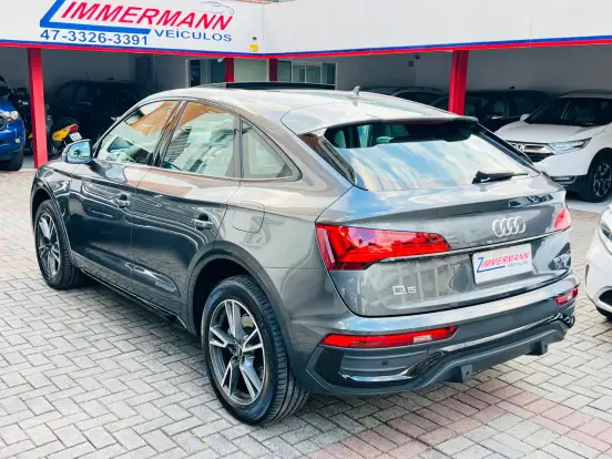 AUDI-Q5-2022