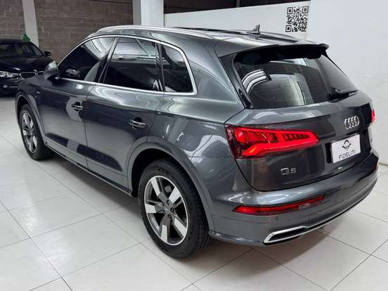 AUDI-Q5-2020