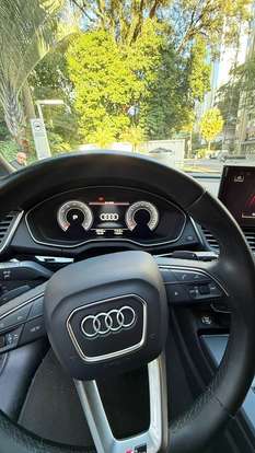 AUDI-Q5-2022