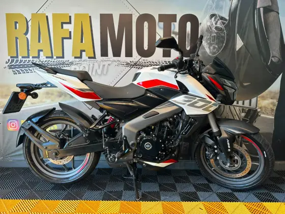 BAJAJ DOMINAR NS200 BAJAJ DOMINAR NS200