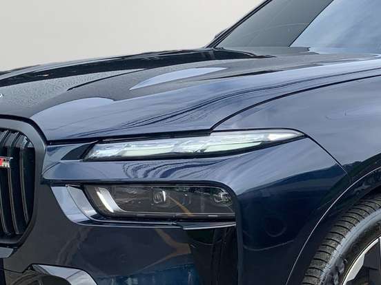 BMW-X7-4.4 V8 GASOLINA M60i STEPTRONIC BMW-X7-2023