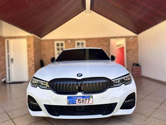 BMW-320i-2020