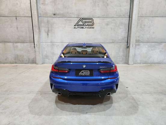 BMW-330e-2021