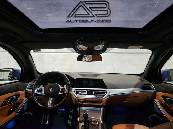 BMW-330e-2021