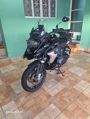 BMW-R 1250 GS TRIPLE BLACK-2024