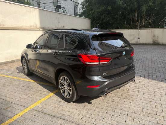 BMW-X1-2021