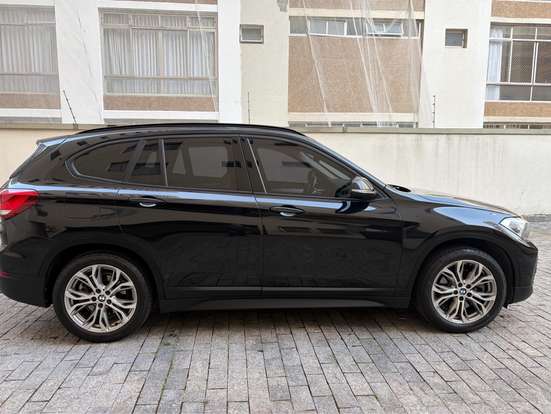 BMW-X1-2021