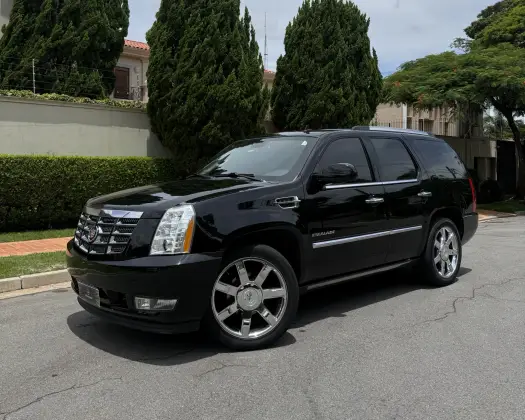 CADILLAC ESCALADE 6.2 V8 GASOLINA LUXURY RWD AUTOMATICO CADILLAC ESCALADE 6.2 V8 GASOLINA LUXURY RWD AUTOMATICO