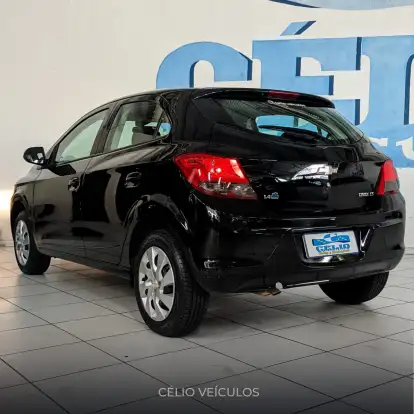 CHEVROLET-ONIX-2015