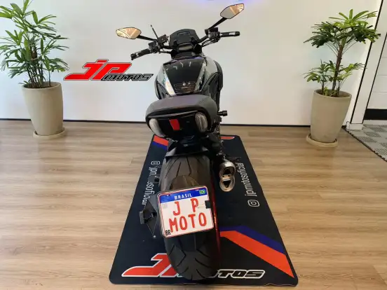 DUCATI-DIAVEL CROMO DUCATI-DIAVEL CROMO-2013