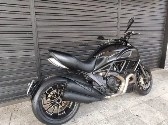 DUCATI-DIAVEL DARK-2014