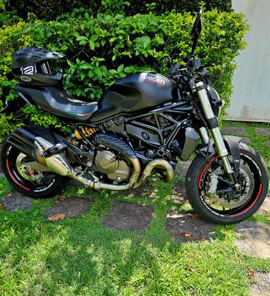 DUCATI MONSTER 821 DARK 