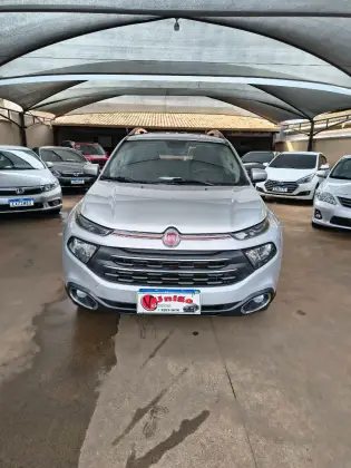 FIAT TORO 1.8 16V EVO FLEX FREEDOM AT6 FIAT TORO 1.8 16V EVO FLEX FREEDOM AT6