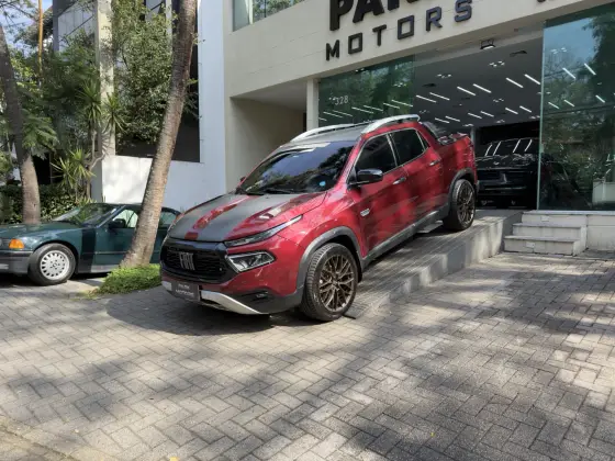 FIAT TORO 2.0 16V TURBO DIESEL RANCH 4WD AT9 FIAT TORO 2.0 16V TURBO DIESEL RANCH 4WD AT9
