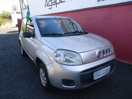 FIAT UNO 1.0 EVO VIVACE 8V FLEX 2P MANUAL FIAT UNO 1.0 EVO VIVACE 8V FLEX 2P MANUAL
