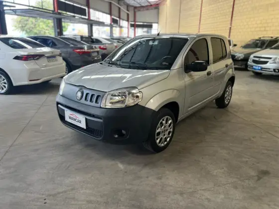 FIAT UNO 1.0 VIVACE 8V FLEX 4P MANUAL FIAT UNO 1.0 VIVACE 8V FLEX 4P MANUAL