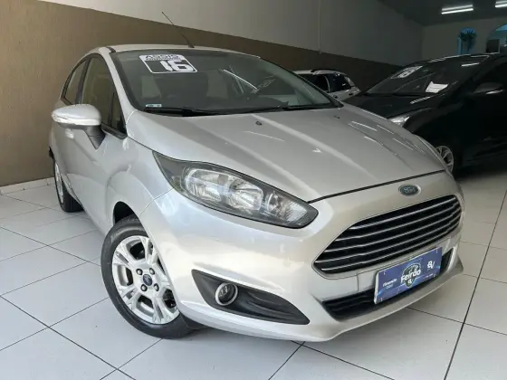 FORD FIESTA 1.6 SE HATCH 16V FLEX 4P POWERSHIFT FORD FIESTA 1.6 SE HATCH 16V FLEX 4P POWERSHIFT