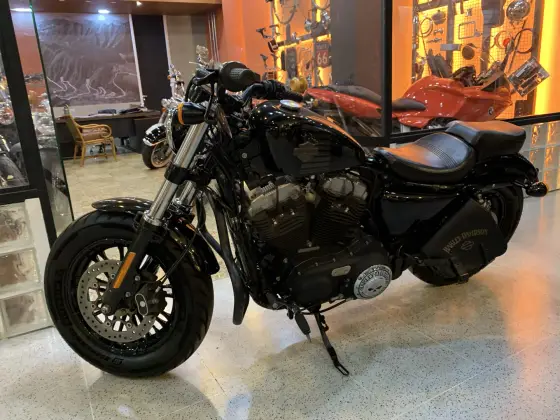HARLEY-DAVIDSON SPORTSTER FORTY-EIGHT HARLEY-DAVIDSON SPORTSTER FORTY-EIGHT