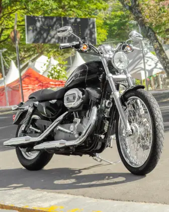 HARLEY-DAVIDSON SPORTSTER XL 883 CUSTOM HARLEY-DAVIDSON SPORTSTER XL 883 CUSTOM