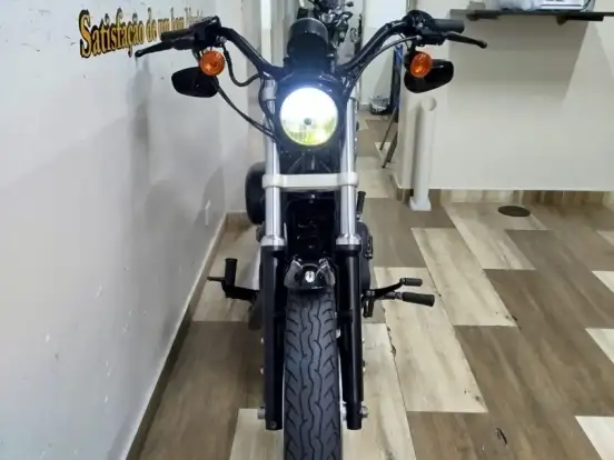 HARLEY-DAVIDSON-SPORTSTER XL 883 R HARLEY-DAVIDSON-SPORTSTER XL 883 R-2010
