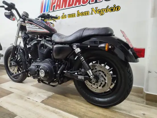HARLEY-DAVIDSON-SPORTSTER XL 883 R-2010