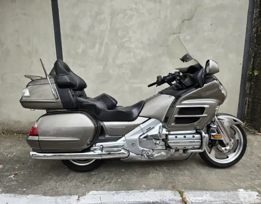 HONDA GL 1800 GOLD WING HONDA GL 1800 GOLD WING
