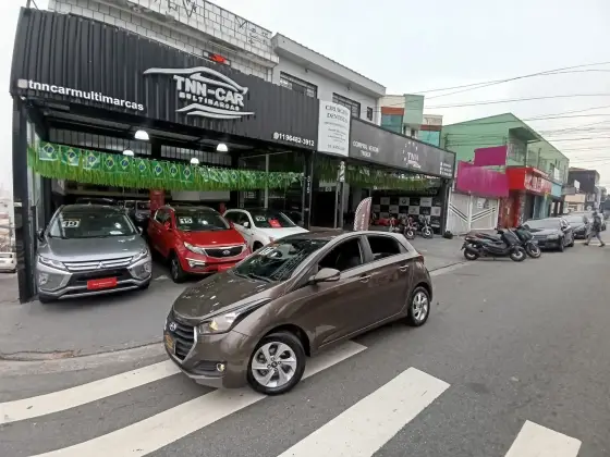 HYUNDAI HB20 1.6 COMFORT PLUS 16V FLEX 4P MANUAL HYUNDAI HB20 1.6 COMFORT PLUS 16V FLEX 4P MANUAL