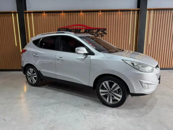 HYUNDAI IX35 2.0 MPFI GLS 4X2 16V GASOLINA 4P AUTOMÁTICO HYUNDAI IX35 2.0 MPFI GLS 4X2 16V GASOLINA 4P AUTOMÁTICO