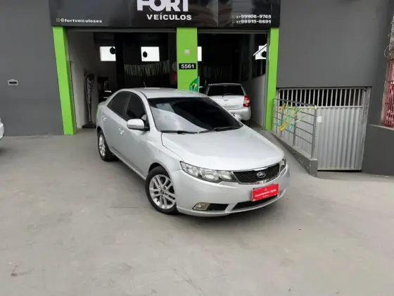 KIA CERATO 1.6 E.221 SEDAN 16V GASOLINA 4P AUTOMÁTICO KIA CERATO 1.6 E.221 SEDAN 16V GASOLINA 4P AUTOMÁTICO