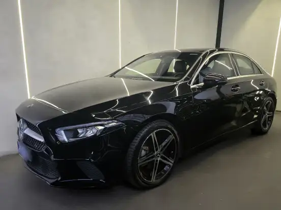 MERCEDES-BENZ-A 200-2019