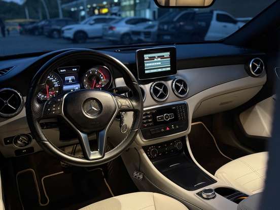 MERCEDES-BENZ-GLA 200-1.6 CGI ADVANCE 16V TURBO GASOLINA 4P AUTOMÁTICO MERCEDES-BENZ-GLA 200-2015
