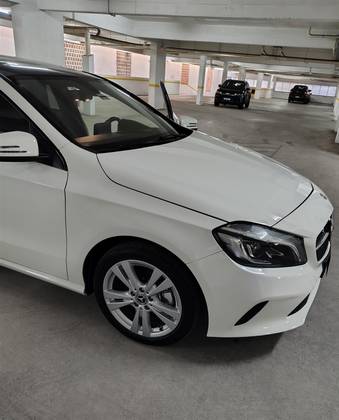 MERCEDES-BENZ A 200 1.6 CGI FLEX 7G-DCT